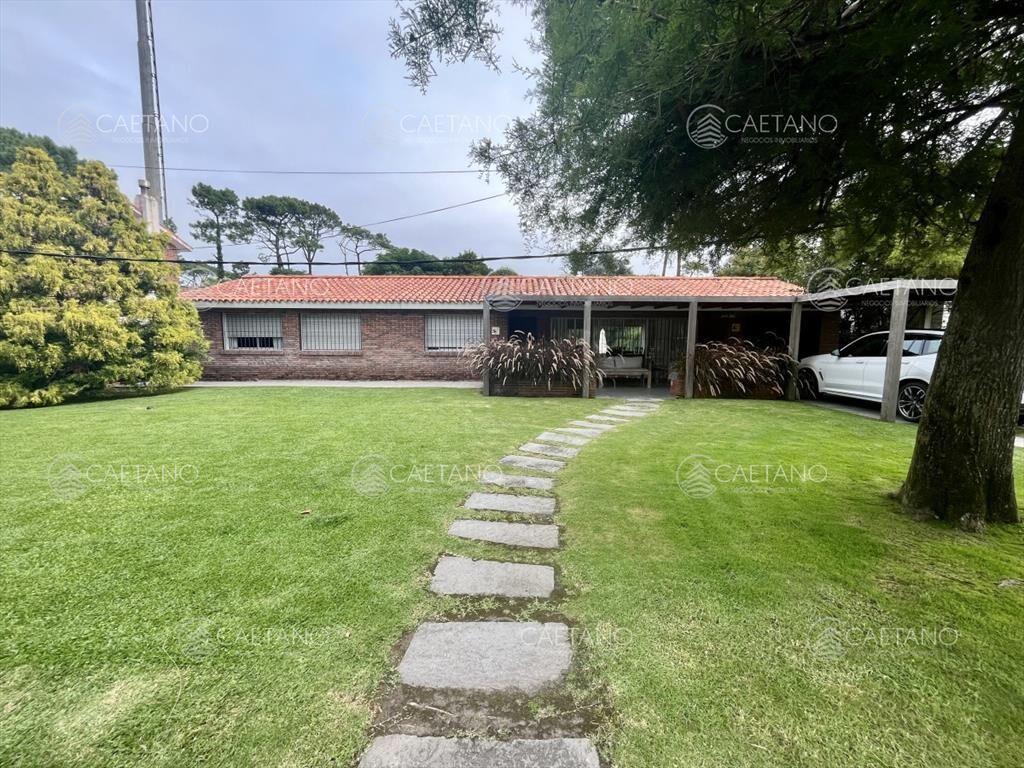 Venta casa 3 dormitorios. Pinares, playa mansa