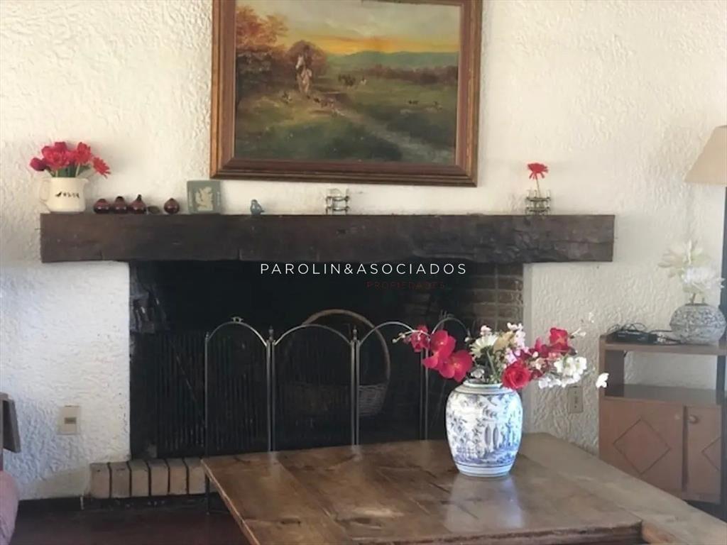 Casa en venta de 4 dormitorios en Beverly Hills,