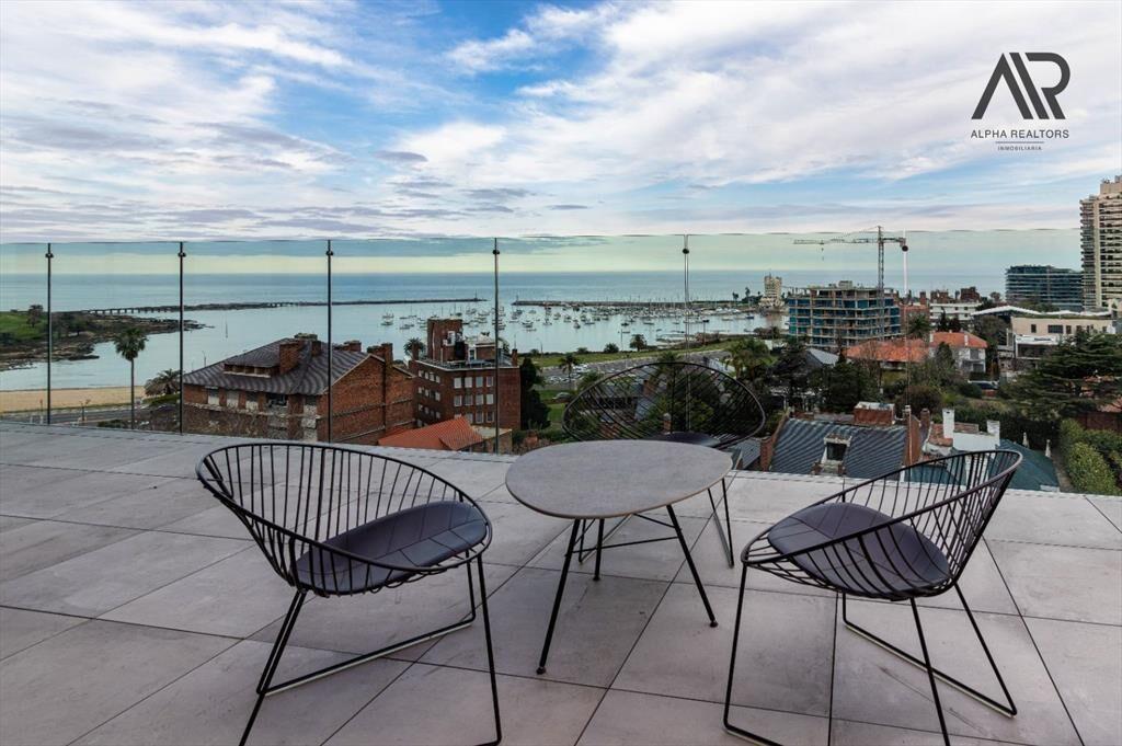 Apartamento en Alquiler c/ cochera en Puerto Buceo