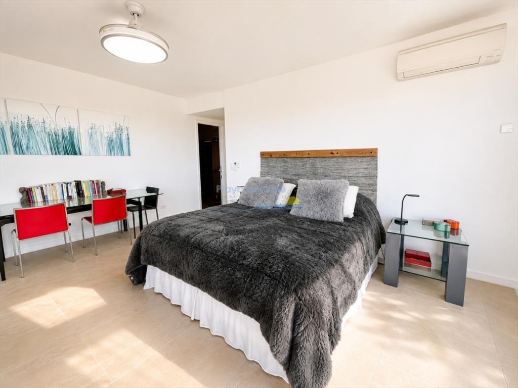 Venta y alquiler de departamento esquinero de 3