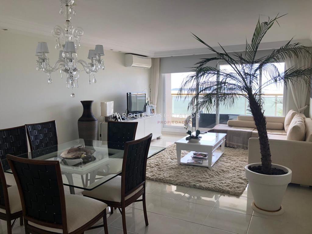 Apartamento en venta de 3 dormitorios en Le Punta