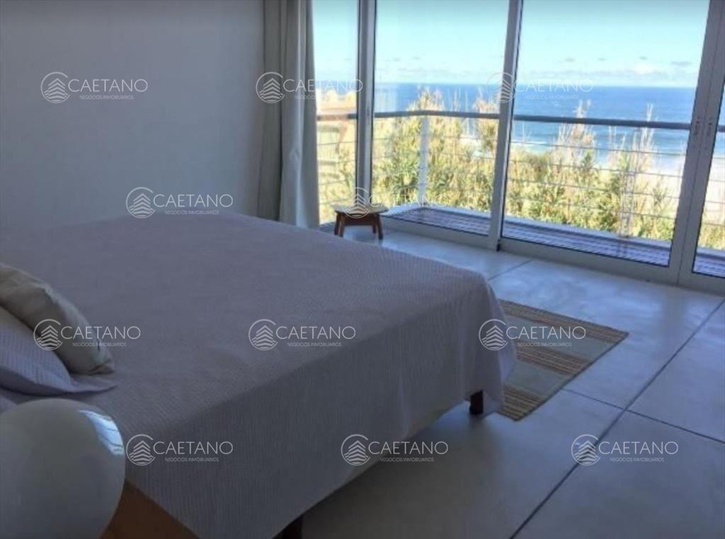 Casa de 4 dormitorios en venta !