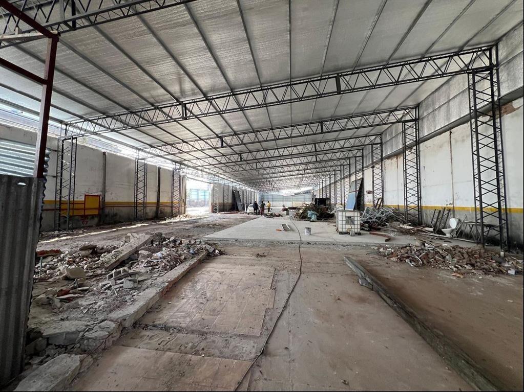 Alquiler local de 2000m2 en Bella Vista a estrenar