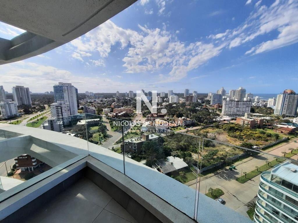 Apartamento de 3 dormitorios en suite con amenities y garaj