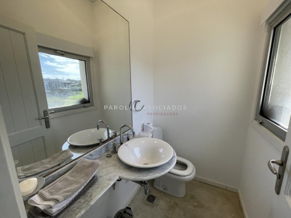 Casa en venta de 3 dormitorios en Manantiales,