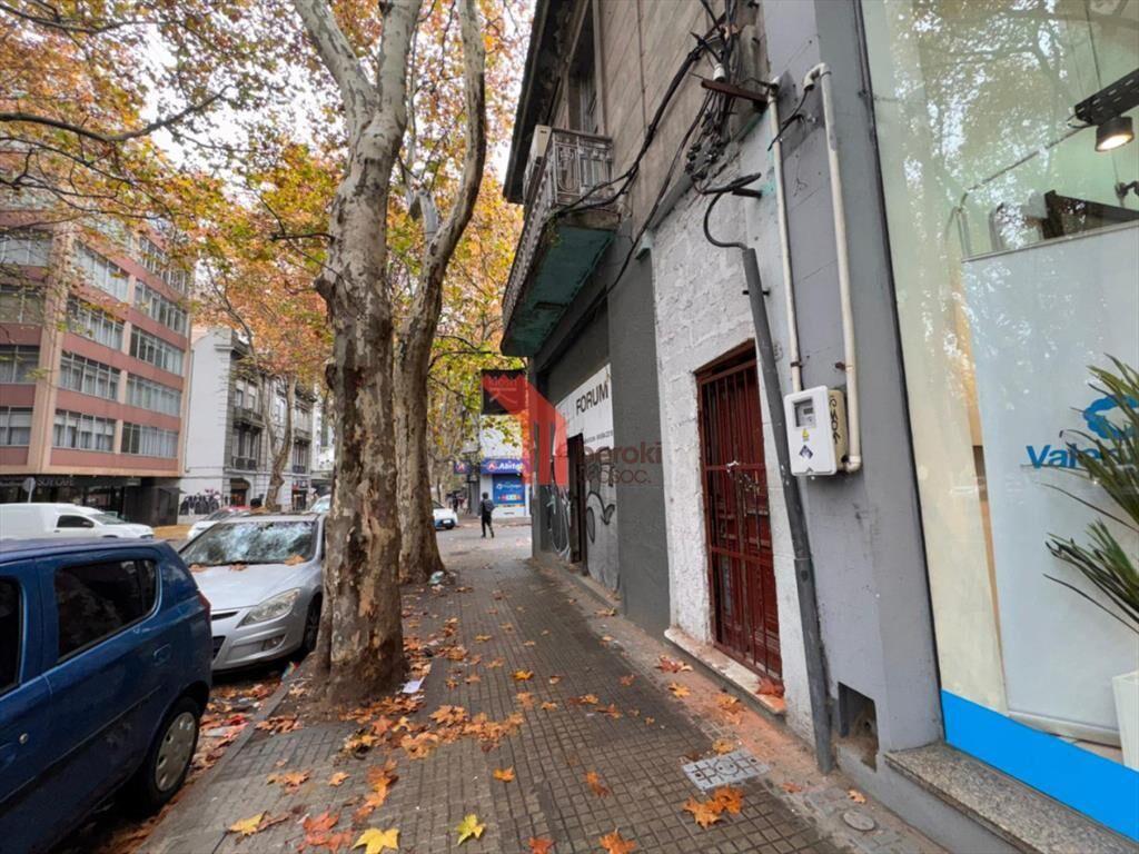 Venta Local con sótano y casa de altos, Cordón