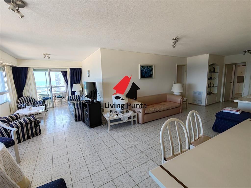 Excepcional unidad en venta. Piso alto y con las