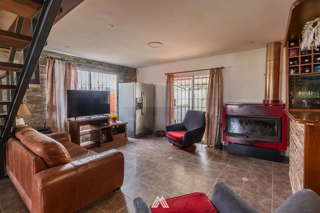 Se VENDE CASA 4 DORMITORIOS EN COLON