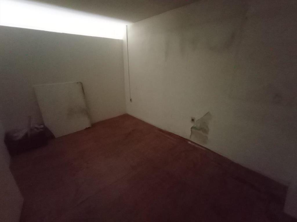 local , Ituzaingo casi peatonal Sarandi , 45 m2 , permite g