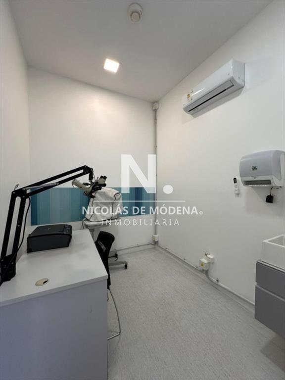 En venta casa tipo clinica en excelente en Punta