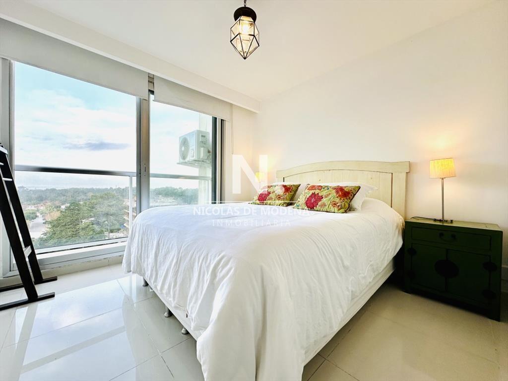 Venta de moderno departamento en zona Roosevelt