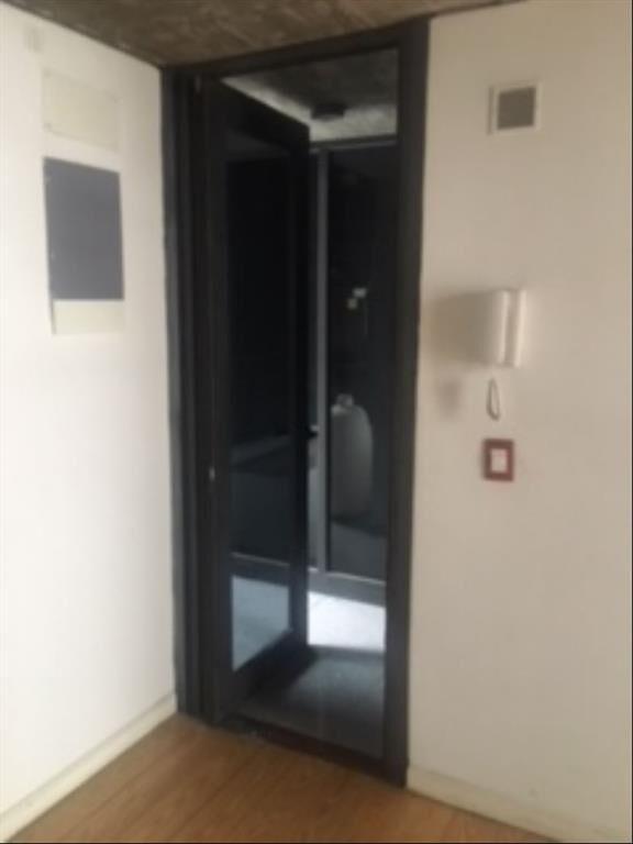 Venta Ciudad Vieja Oficina en Barreiro Ramos con 2 garajes