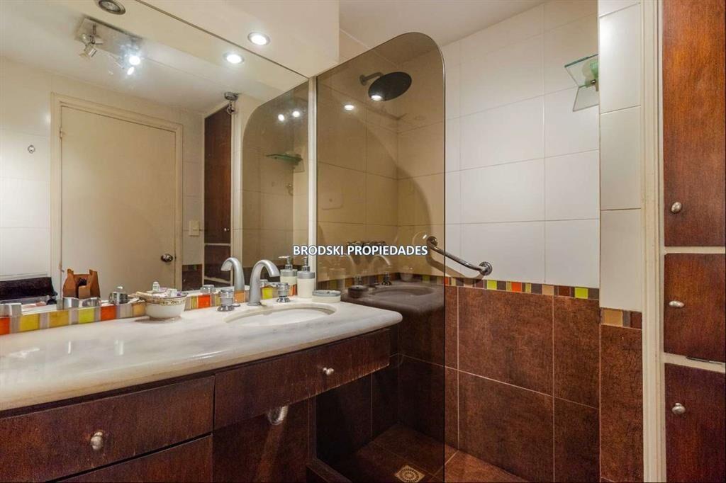 VENTA APARTAMENTO EN PUNTA CARRETAS A PASOS DEL MAR - 3 DOR