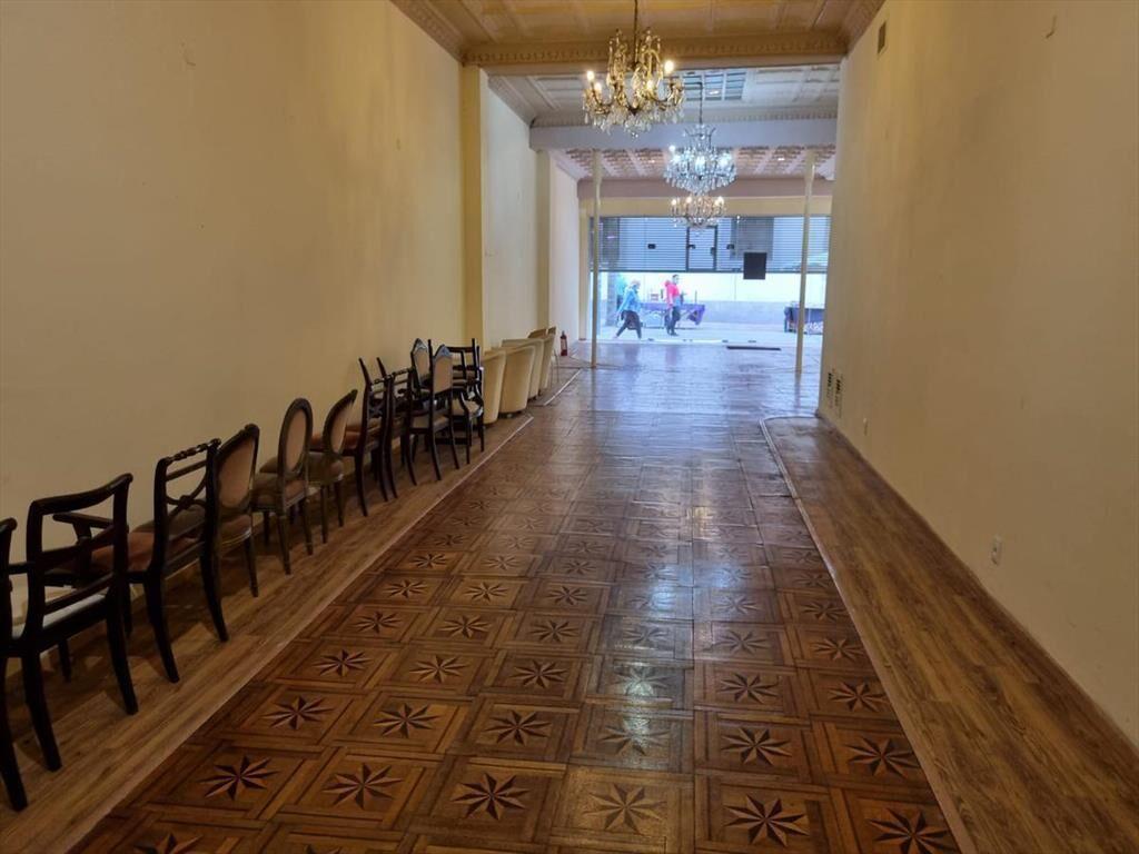 local - Peatonal Sarandi y Bartolome Mitre , 8 mts de frent