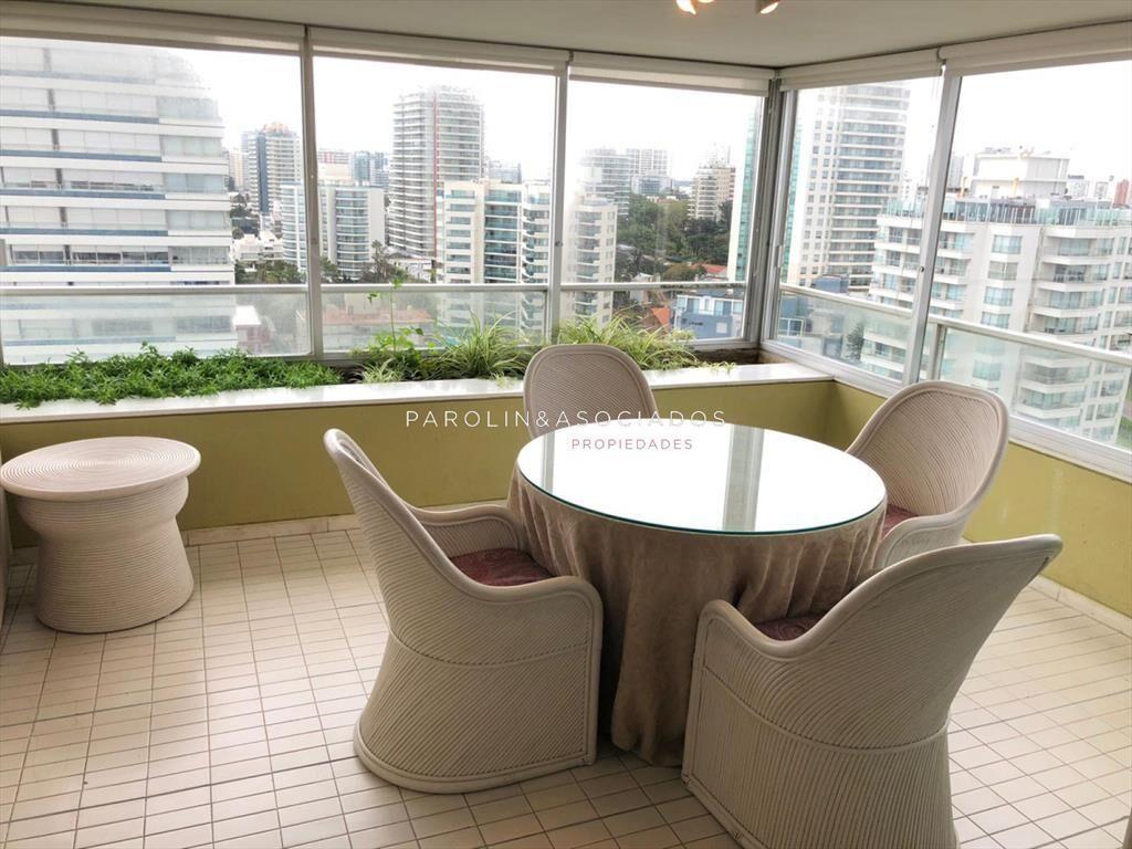 Apartamento en venta de 3 dormitorios en Edificio Tiburón,