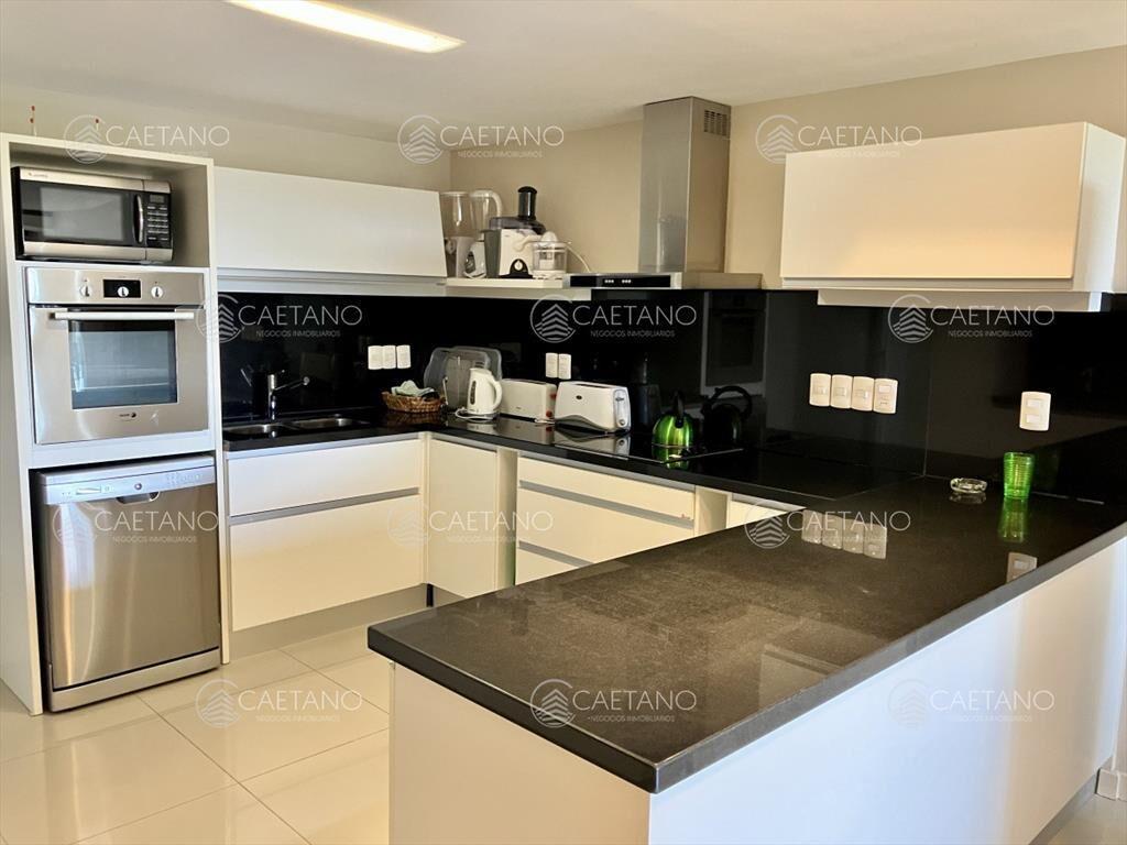 Espectacular apartamento frente a playa Brava en
