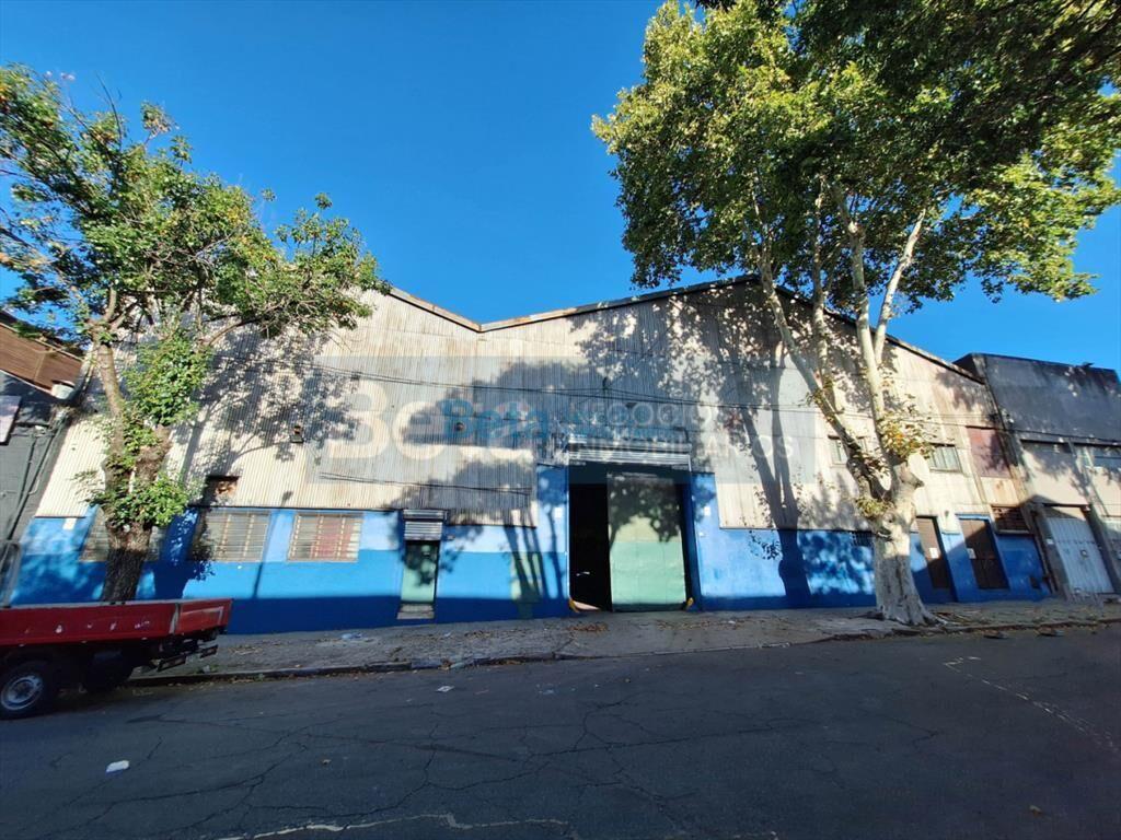 Venta Galpon- Local Comercial,  zona Aguada