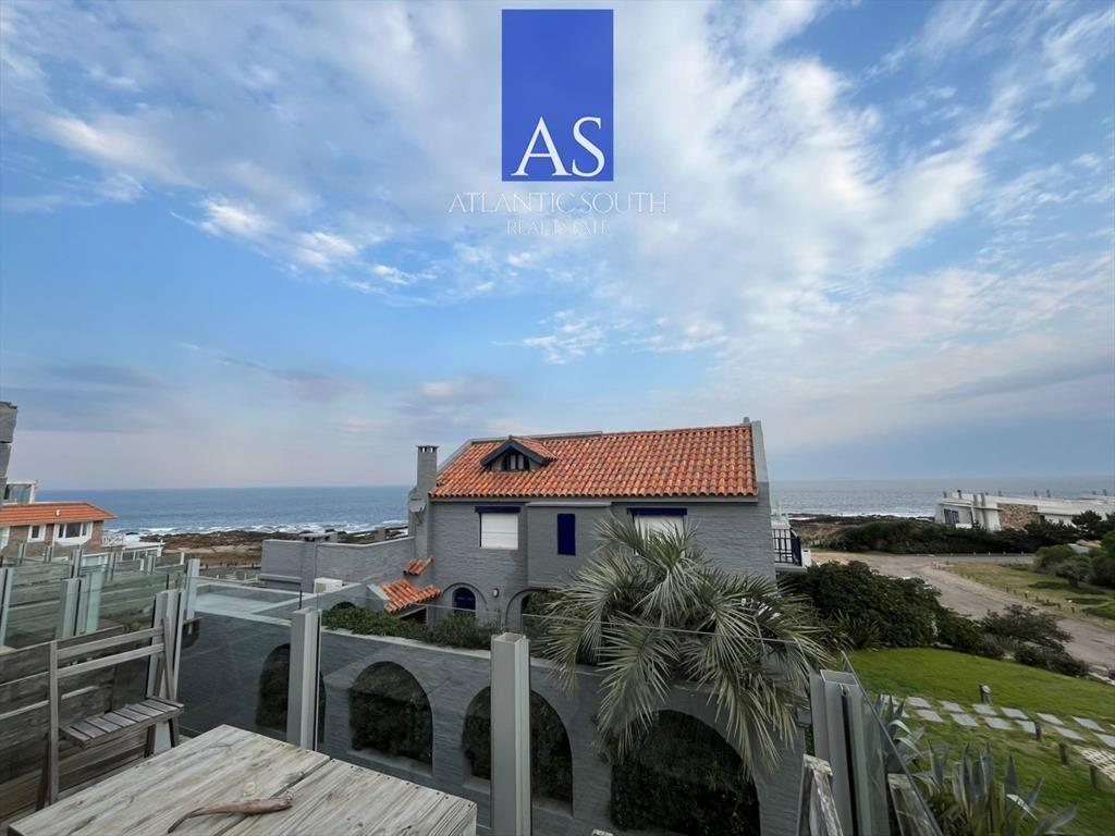 Montoya, triplex a pasos del mar