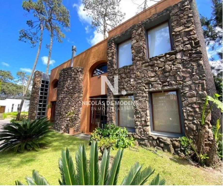 Divina Casa en venta en La Arbolada.