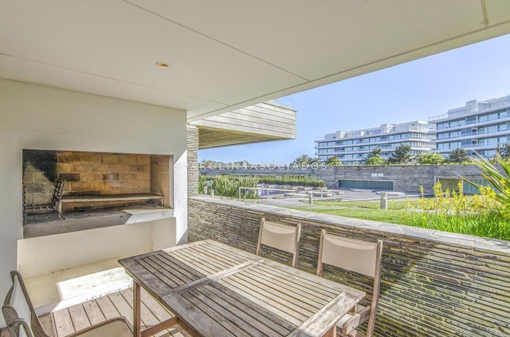 Apartamento en venta en edificio Brava 28, Punta