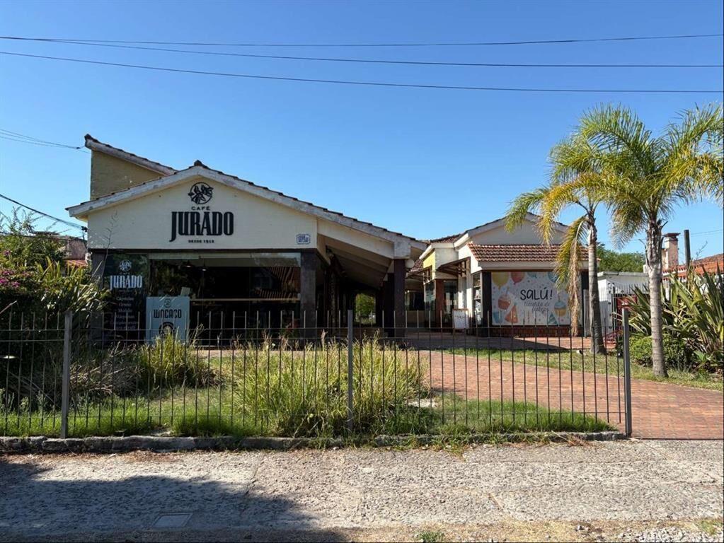 GALERIA COMERCIAL EN CENTRO DE CARRASCO