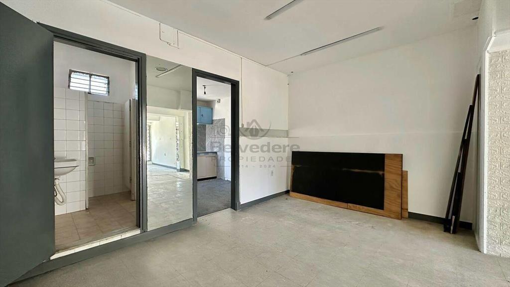 Local comercial en la Teja excelente ubicación Ref. 77