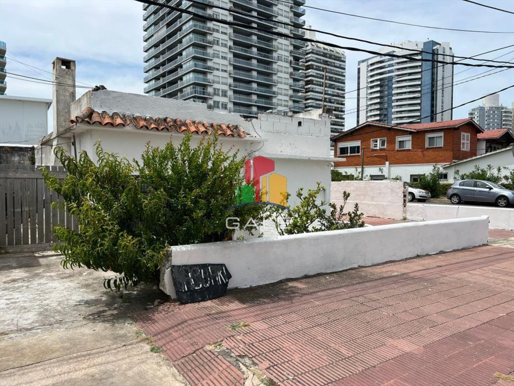 TERRENO CON CASA PARA INVERSIÃ?N LA PASTORA 217 M
