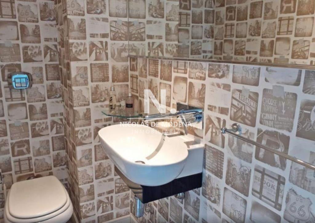 Vende apartamento de 2 dormitorios en Punta del