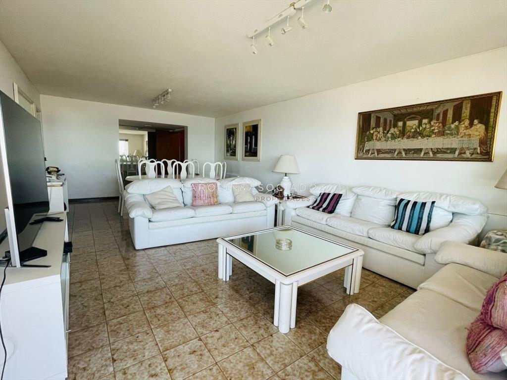 Apartamento en ventaa de 3 dormitorios en Punta