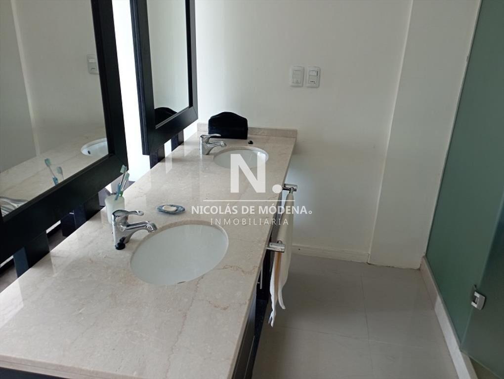 Apartamento de un dormitorio y 2 baños