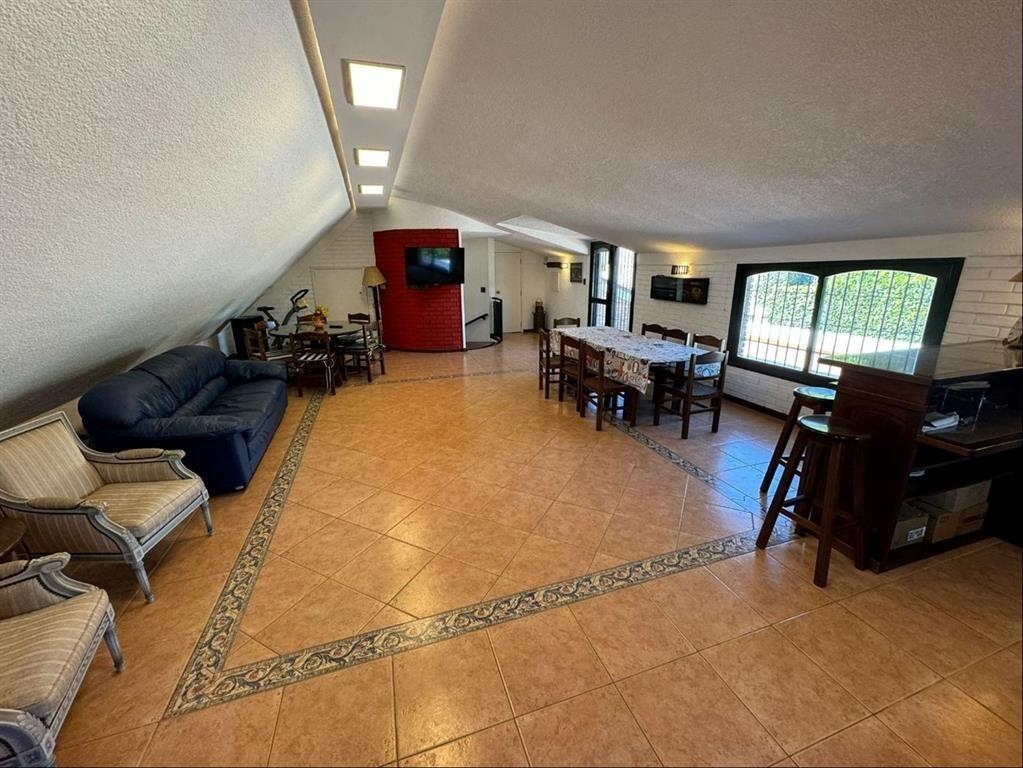 CASA PADRÓN ÚNICO CARRASCO EN EXCELENTE ESTADO