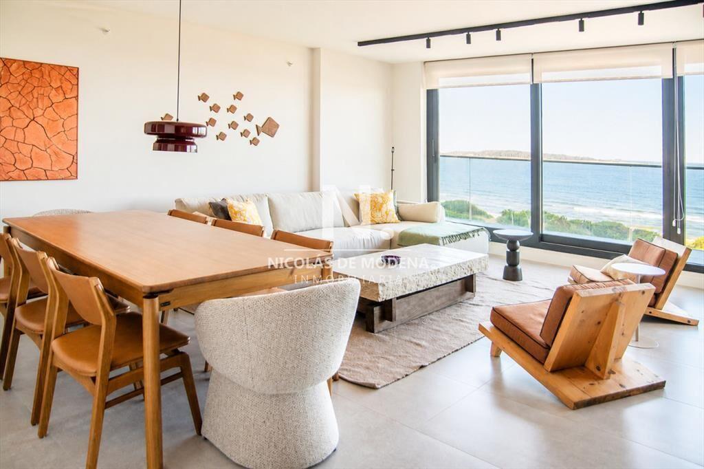 Vende apartamento de 3 dormitorios en suite en al