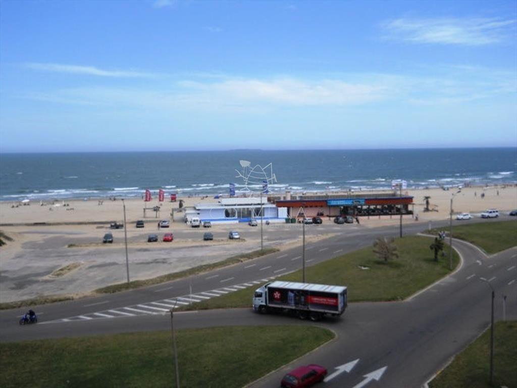 Apartamento de 3 dormitorios en Venta en Torre Imperiale, P