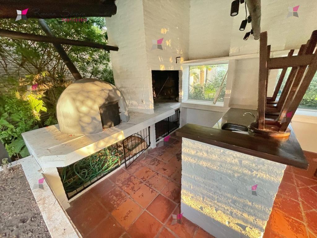 Amplia casa con piscina a 200 metros del mar