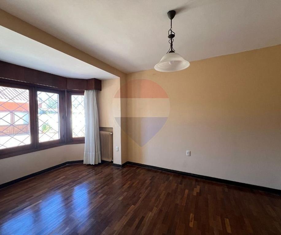 VENTA CASA CARRASCO 4 DORM, SERV BARB Y PISCINA
