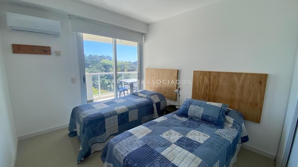 Apartamento de 3 dormitorios en venta en edificio Blue Mari