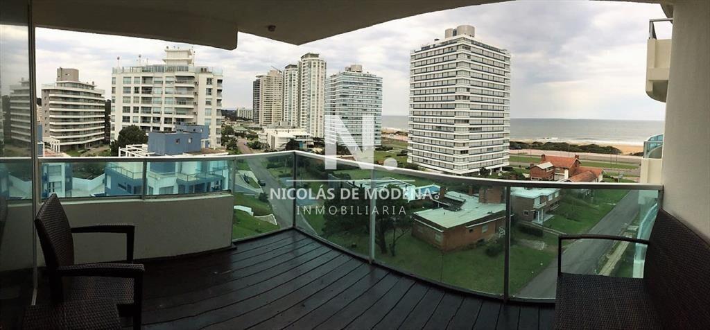 Torre con servicios en Brava