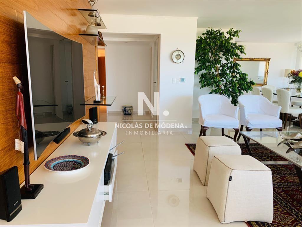 Apartamento en primera linea, 5 dormitorios en