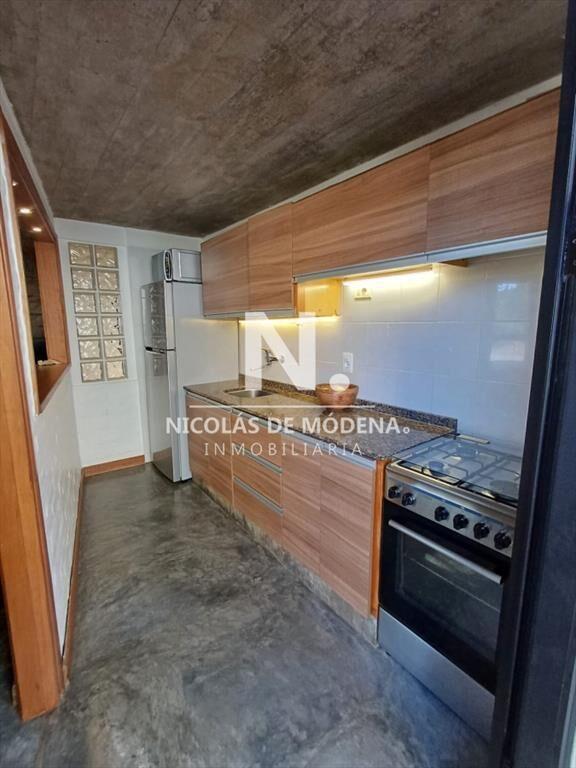 Casa en venta de cuatro dormitorios, parrilla y piscina en