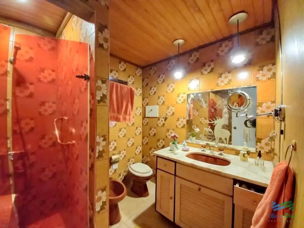 Casa de 6 dormitorios con piscina en venta en del