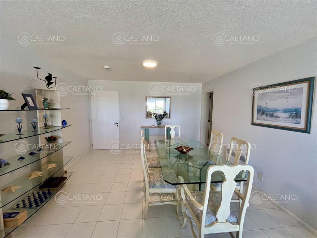 Venta apartamento 3 dormitorios más dependencia,