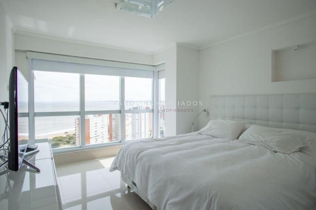 Apartamento en venta de 3 dormitorios en Miami