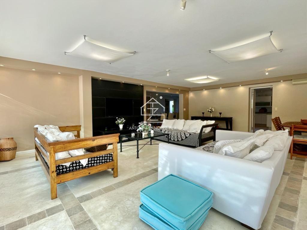 Casa Mansion en Alquiler en Playa Brava Punta del Este
