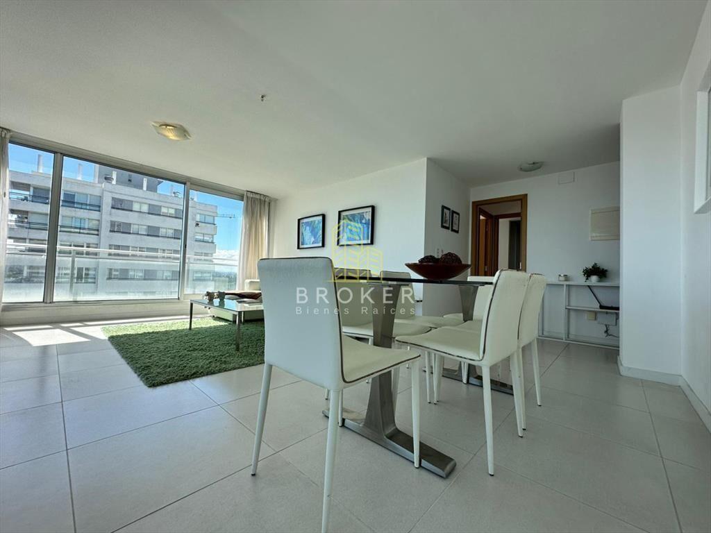 Venta de apartamento de dos dormitorios en