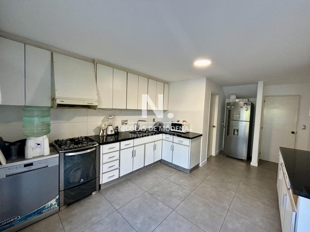 EXCEPCIONAL CASA EN VENTA DE 4 DORMITORIOS