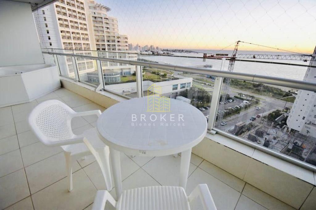 Apartamento en venta Playa Mansa 2 dormitorios