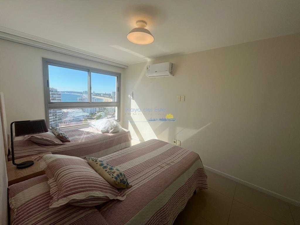 Apartamento en Venta de 3 dormitorios en Punta ,
