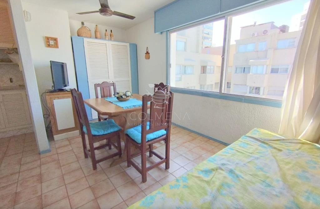 Apartamento en Peninsula a 2 de la playa brava y