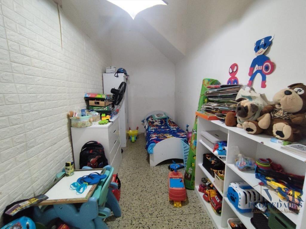 Venta casa la comercial 3 dormitorios, patio c/parriller...