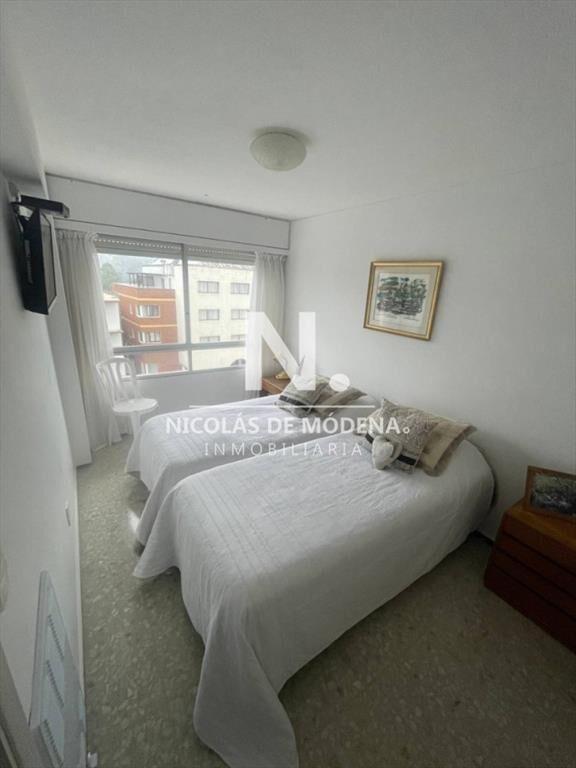 Vende departamento de 2 dormitorios en Punta del Este